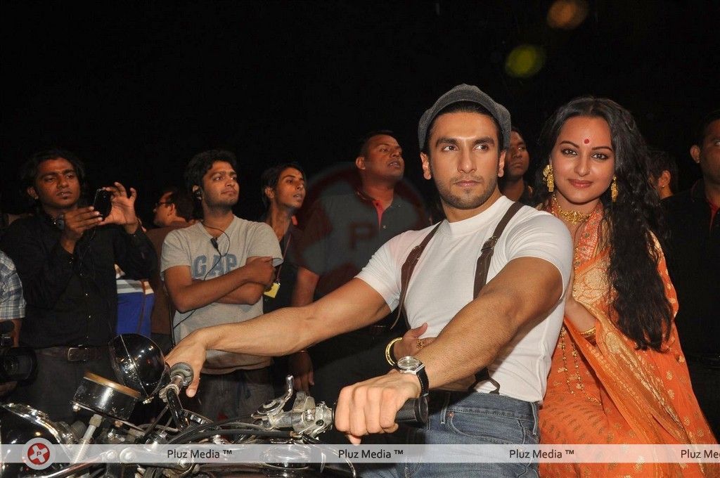 Ranveer and Sonakshi at launch of movie 'Lootera' - Pictures | Picture 127094